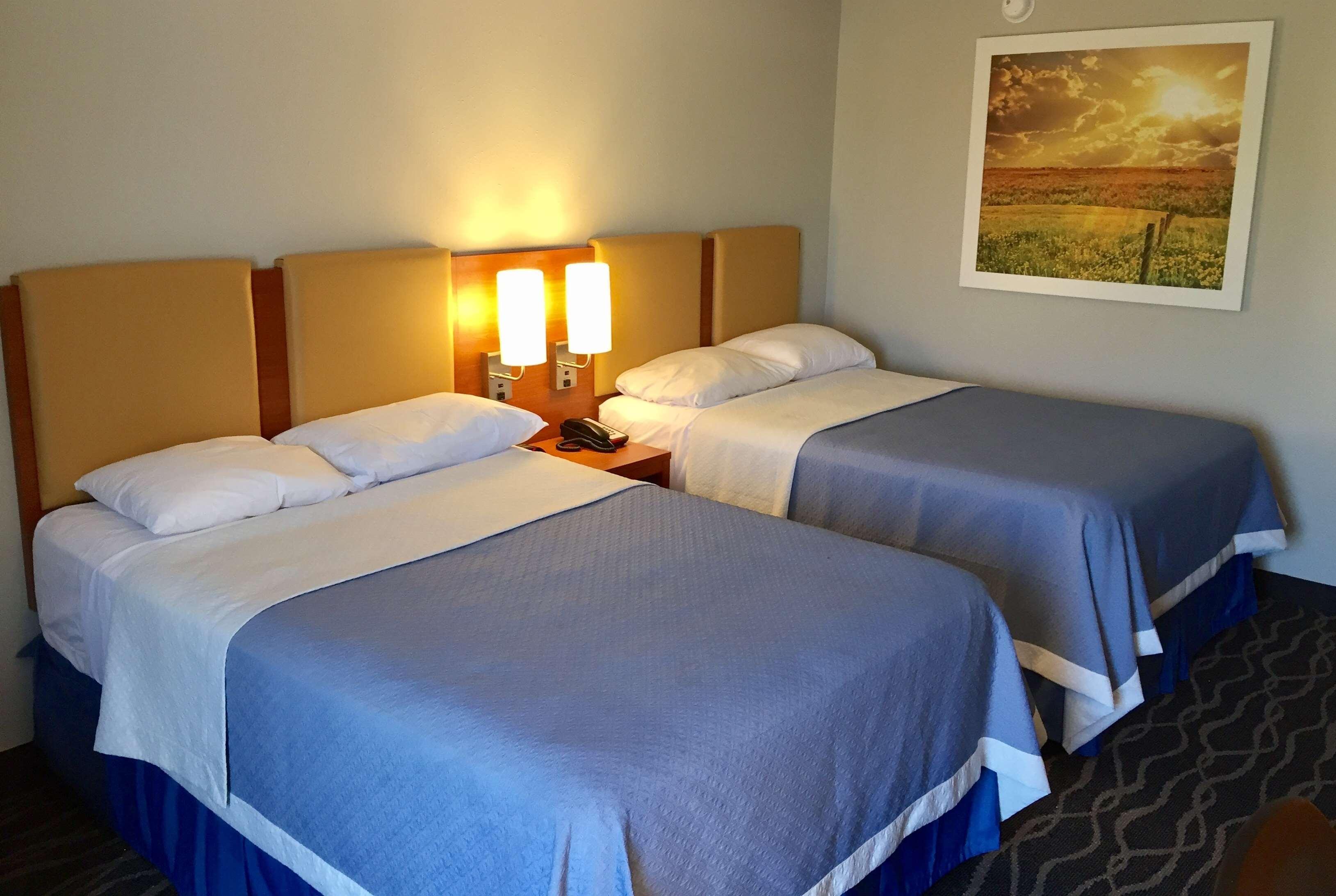 Days Inn & Suites By Wyndham Cincinnati North Springdale Exterior foto
